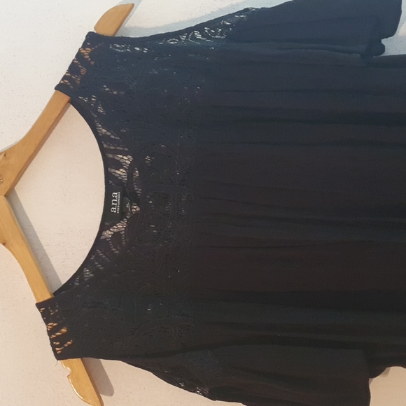 Ladies Blouse - Picture 3 of 4